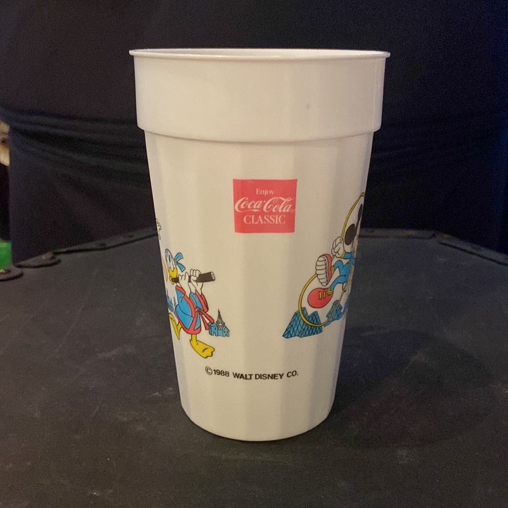 Vintage Walt Disney World Coca-Cola Classic plastic cup - Picture 3 of 7